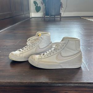 all white nike blazers